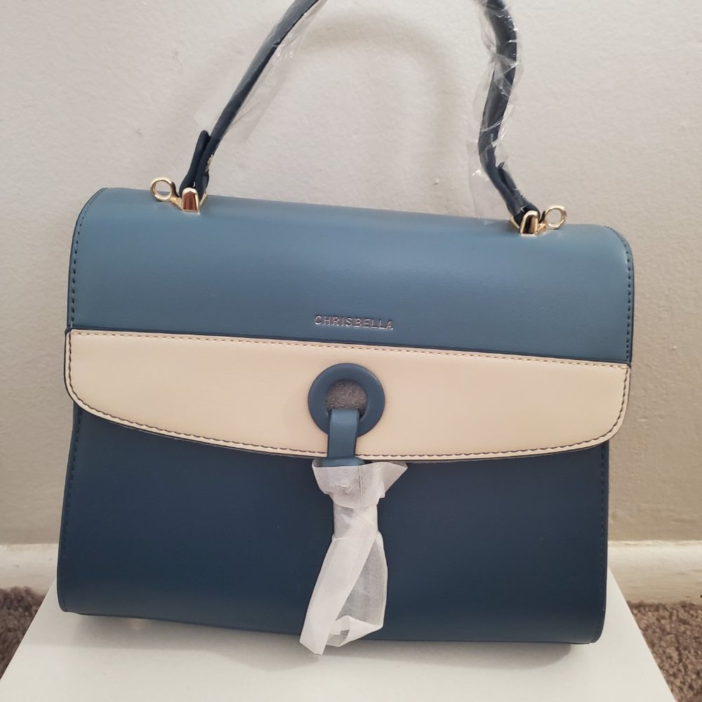 Handbags - Picture 4 of 15